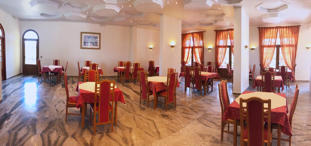 Regina Hotel Vasilatika  Екстер'єр фото